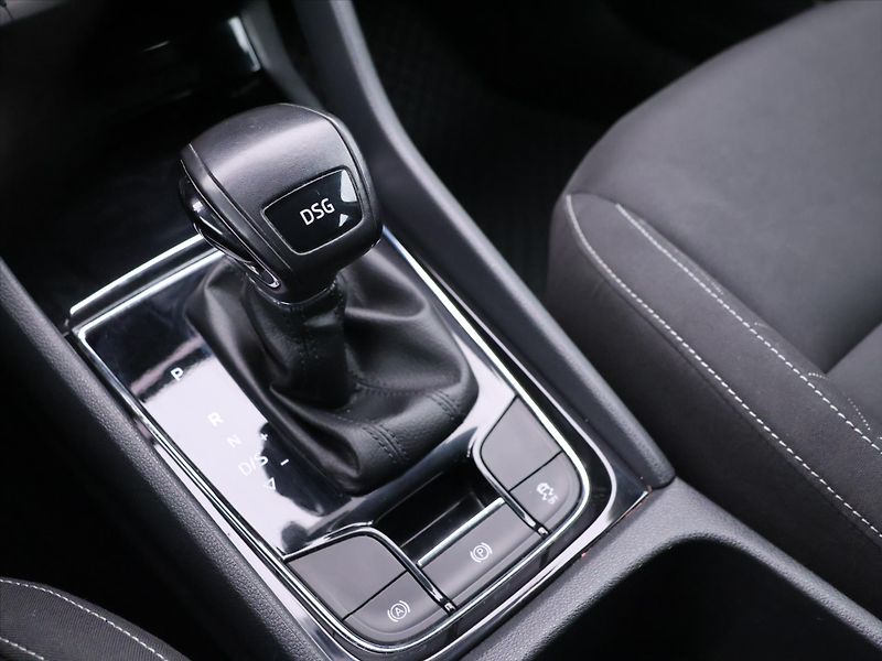 Škoda Karoq 1,5 TSI 110kW DSG CZ Navi LED - fotka 21 z 30