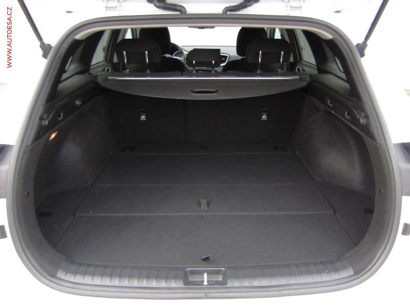 Kia Ceed (2021) 1.4 T-GDi, 2.maj,ČR, AT, LED - fotka 7 z 18