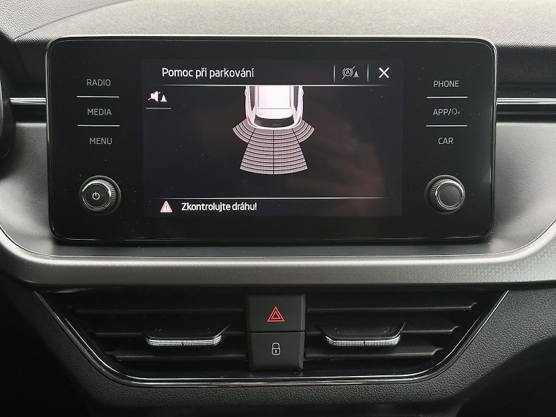 Škoda Kamiq 1.0TSi 110PS Ambition LED Temp - fotka 26 z 36