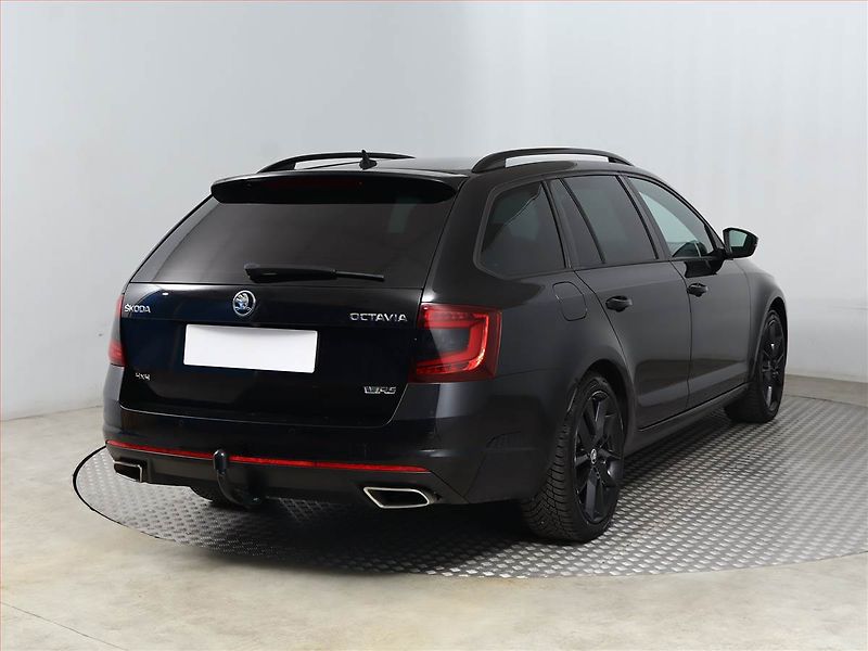 Škoda Octavia (2018) RS 2.0 TDI 4x4 DSG, 4X4 - fotka 5 z 24