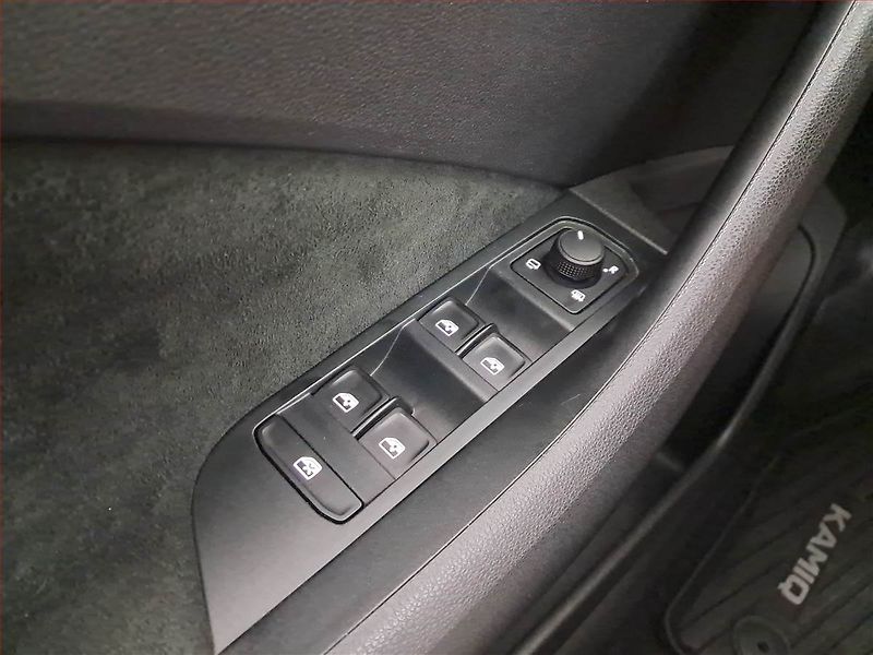 Škoda Kamiq (2024) Drive 1.0 TSI - fotka 15 z 16
