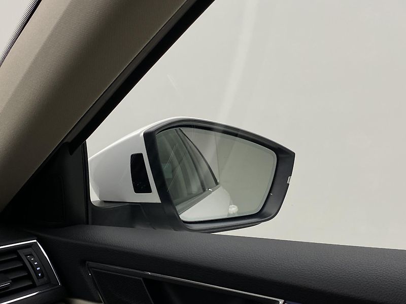 Škoda Superb COMBI 2.0TDI L&K DSG CZ - fotka 34 z 64