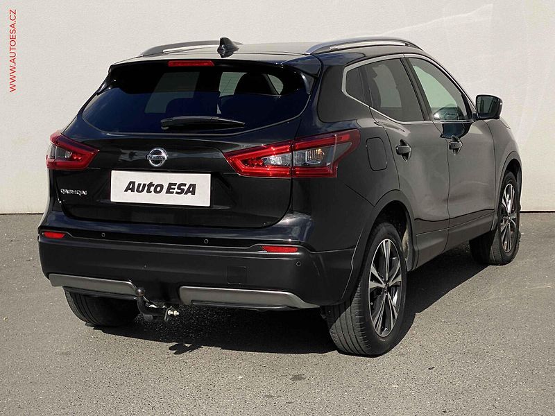 Nissan Qashqai (2019) 1.3 DiG-T, N-Connecta, panor - fotka 4 z 17