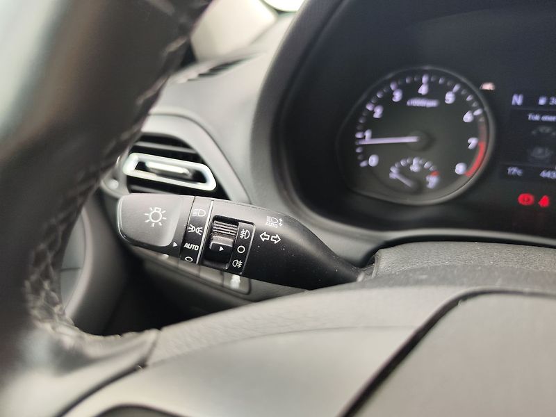 Hyundai i30 1.5 T-GDi/117kW Smart MHEV - fotka 25 z 31