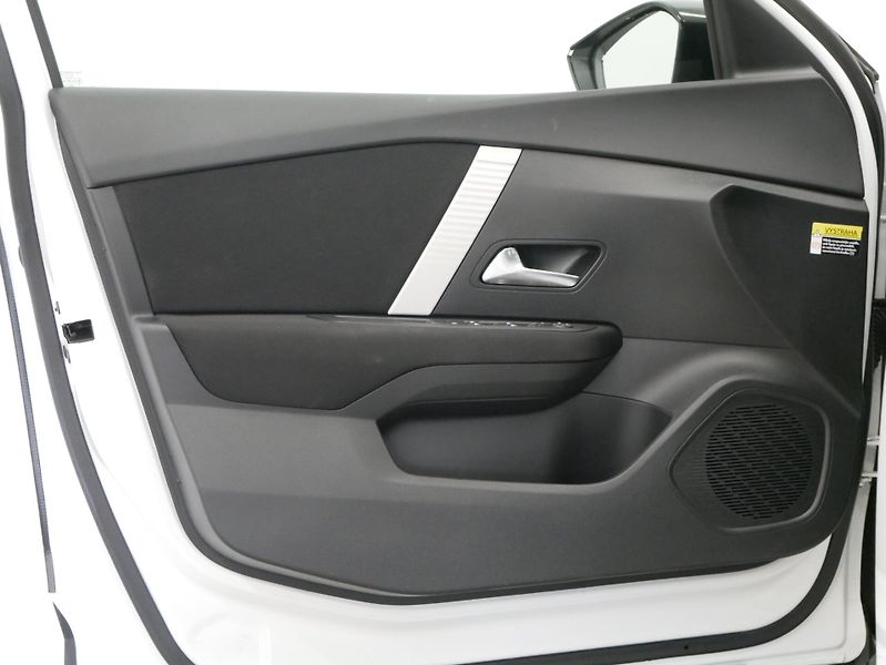 Citroën C4 X - fotka 12 z 25