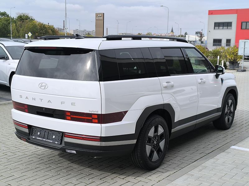 Hyundai Santa Fe (2026) 1,6 T-GDI HEV 2WD SMART  - fotka 6 z 10