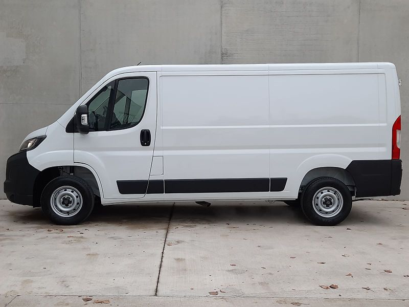 Peugeot Boxer (2026) FG 3000 L2H1 DIESEL120k MAN6 - fotka 3 z 12