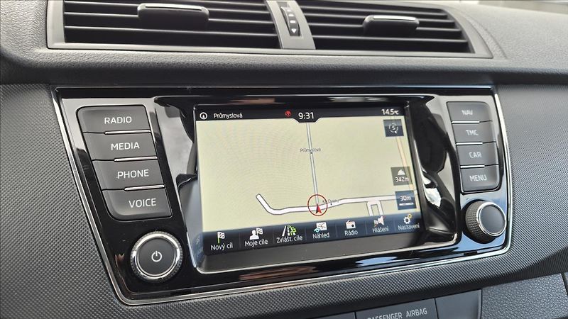Škoda Fabia 1,0 TSi 70 Kw kombi Ambition - fotka 13 z 23
