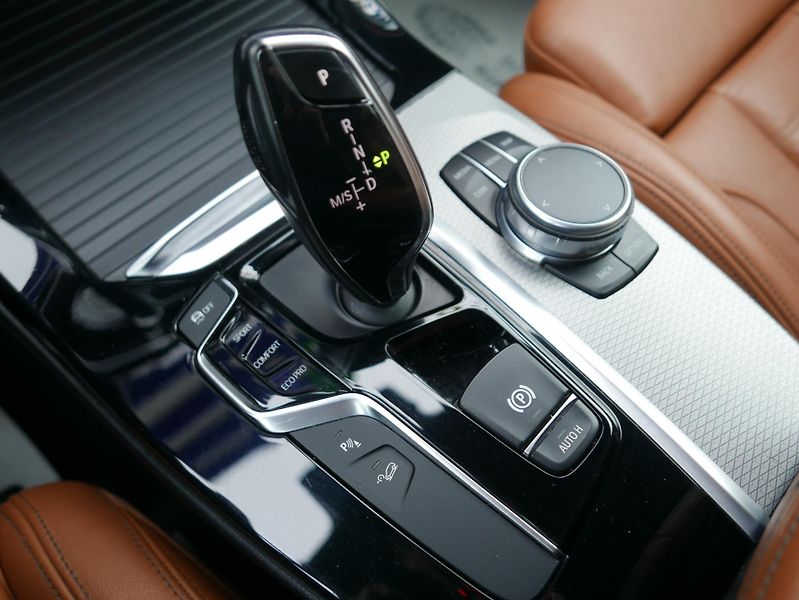 BMW X3 xDrive 20d REZERVACE - fotka 38 z 43