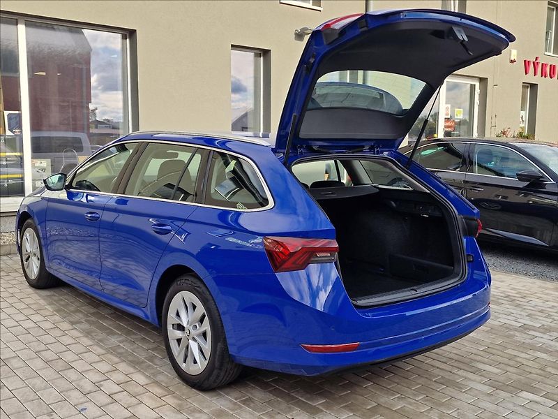 Škoda Octavia 2.0 TDI Style Combi,ČR,1.Maj. - fotka 40 z 49