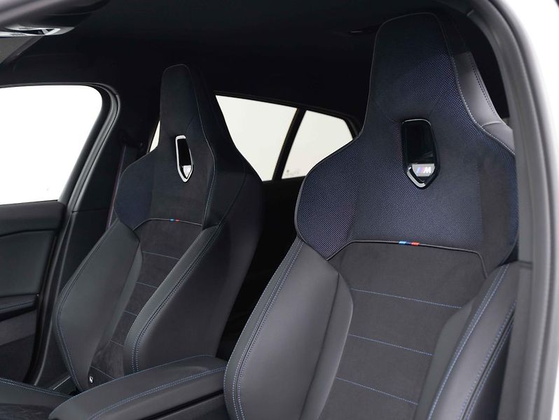 BMW Řada 1 M135 xDrive - fotka 19 z 22
