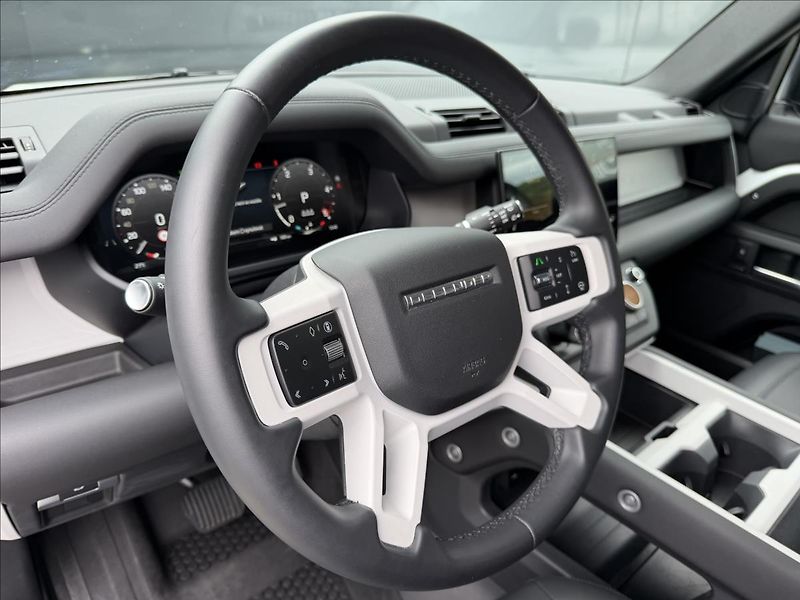 Land Rover Defender 3,0 110 D200 MHEV S ZÁRUKA - fotka 11 z 39