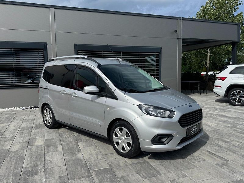 Ford Tourneo Courier (2019) 1.0 EcoBoost 73kW - fotka 3 z 29