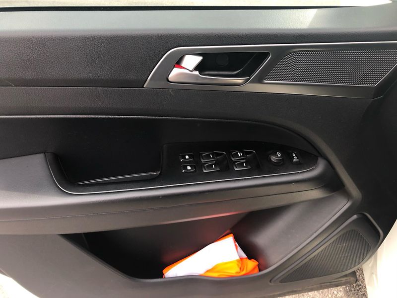 SsangYong Musso A Grand 2.2 e-XDi TD AT 4x4 - fotka 15 z 28