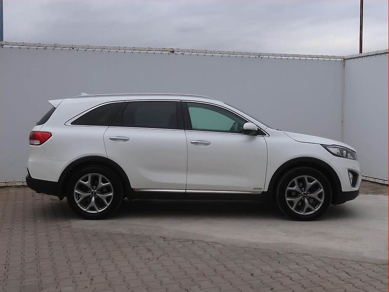 Kia Sorento (2017) 2.2 CRDi - fotka 6 z 19