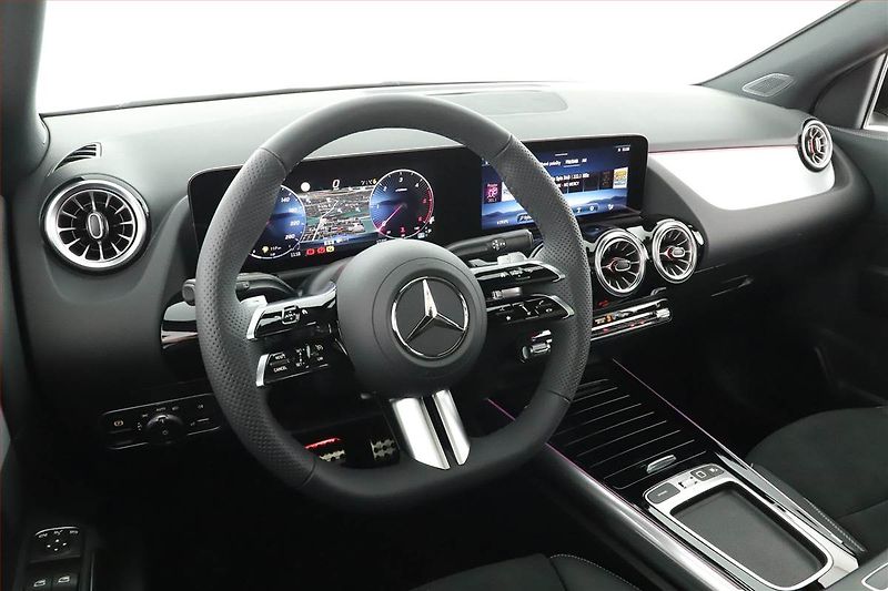 Mercedes-Benz GLA (2025) 200 d - fotka 21 z 28