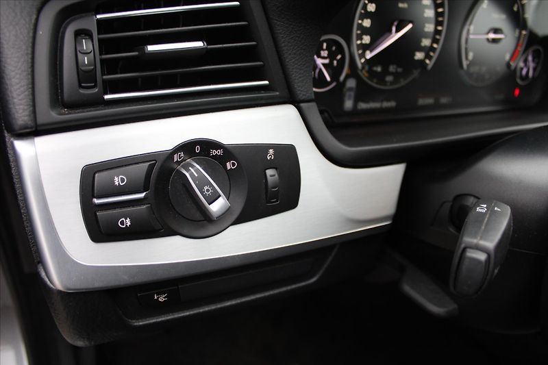 BMW Řada 5 520d xDrive LED NAVIGACE KŮŽE - fotka 23 z 23