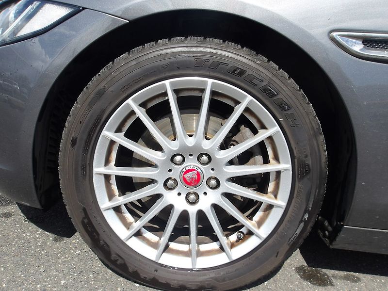 Jaguar XE 2,0D 120kW NAJ:133000km !!! - fotka 22 z 34