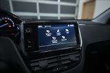 Peugeot 2008 1,2 i 1. AUT. AC VÝHŘEV 1. MAJ - náhled 31