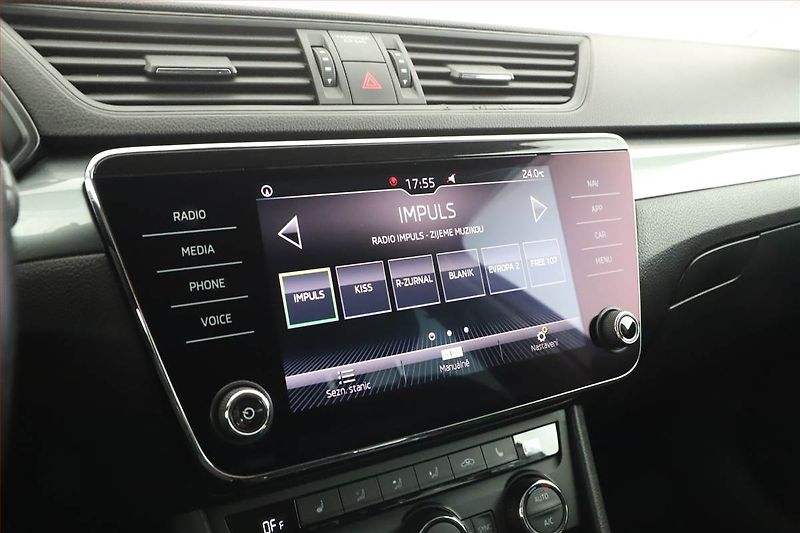 Škoda Superb (2015) 2.0 TDI, Automat, Navi - fotka 11 z 16