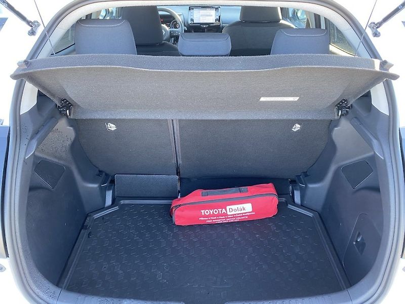 Toyota Yaris 1.5HSD, ČR-1m, Style Tech - fotka 28 z 30