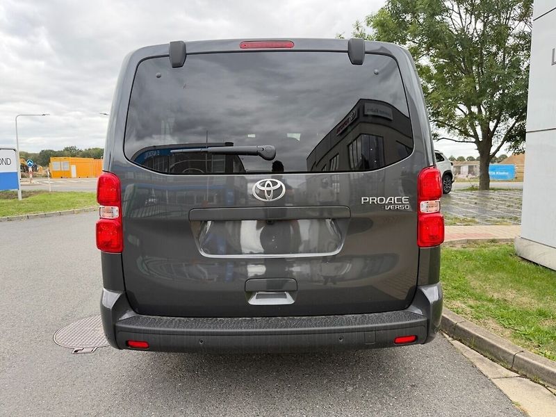Toyota ProAce Verso L2 2.2D 8AT Family Executive W - fotka 5 z 13