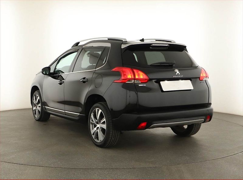 Peugeot 2008 (2015) 1.6 BlueHDi, Navi, Tempomat - fotka 4 z 17