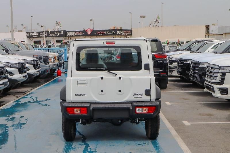 Suzuki Jimny (2025) Ve verzi Full Option - fotka 4 z 28