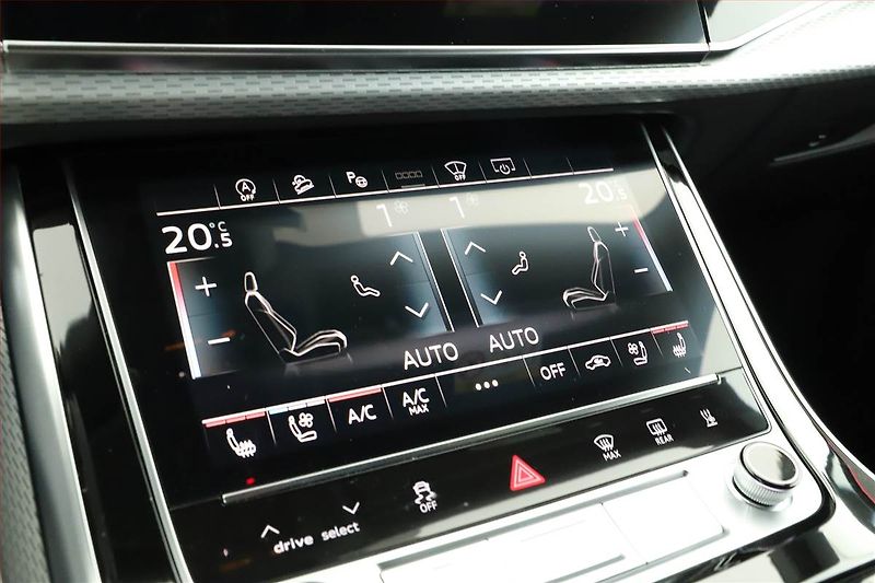 Audi Q8 (2025) 50 TDI, S-LINE, VZDUCH - fotka 15 z 20