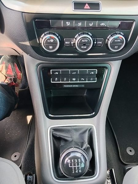 Seat Alhambra (2013) - fotka 11 z 45