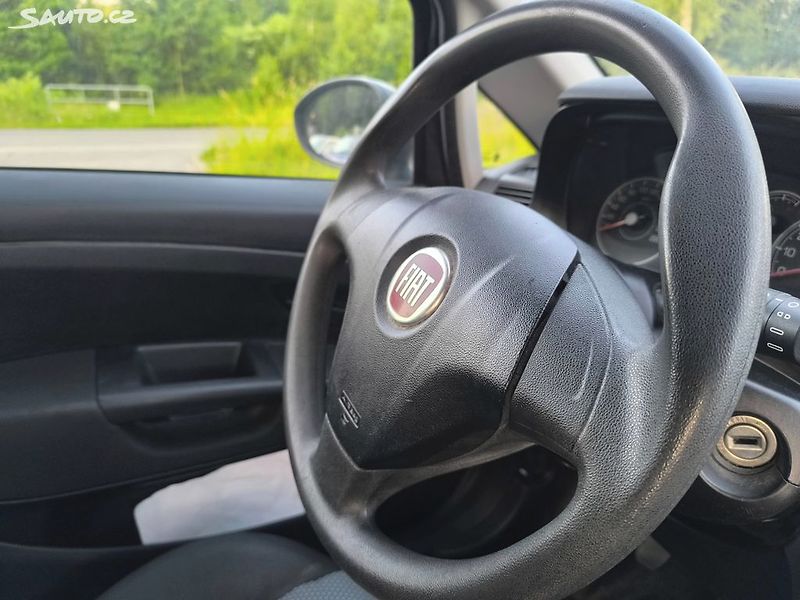 Fiat Punto KRASNE, KLIMA,SERVISKA,95T.KM - fotka 11 z 22
