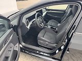 Volkswagen Golf (2026) People 6G 1,5TSI - náhled 4