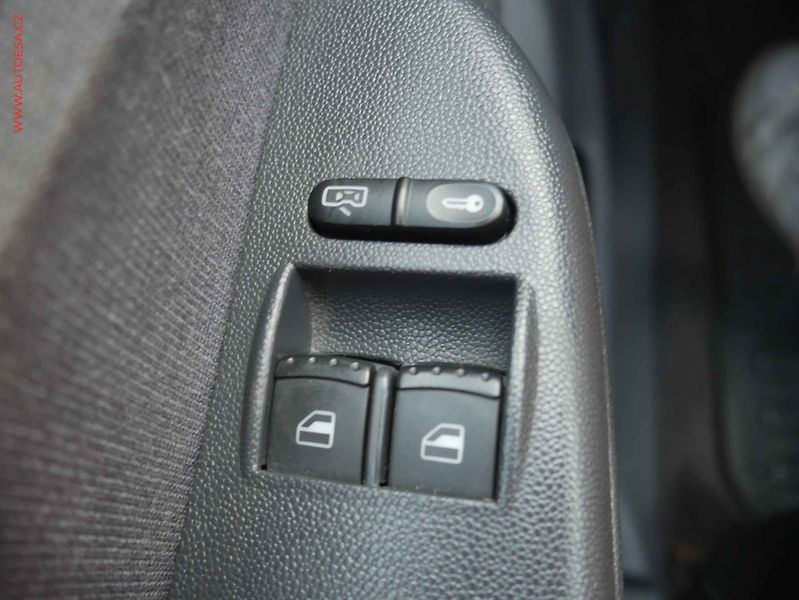 Škoda Fabia (2003) 1.2i, ČR, TZ, El.okna - fotka 12 z 14