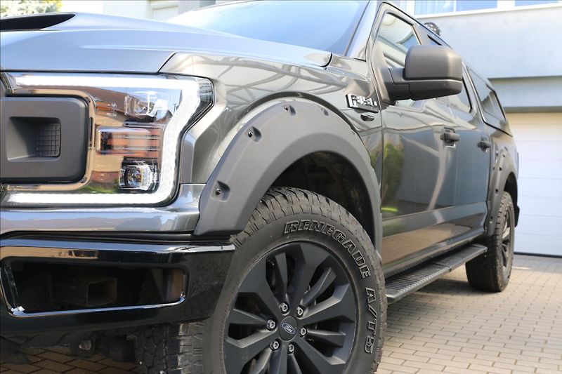 Ford F-150 5,0 V8, hardtop - fotka 14 z 64