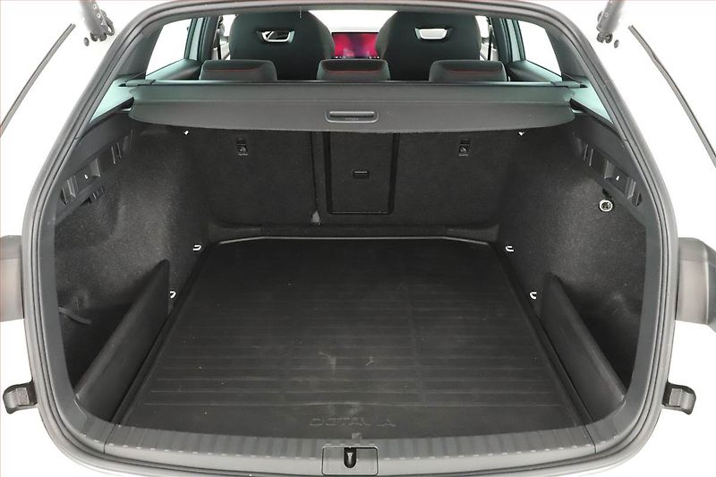 Škoda Octavia (2025) RS 2.0 TSI, RS, KAMERA - fotka 18 z 19