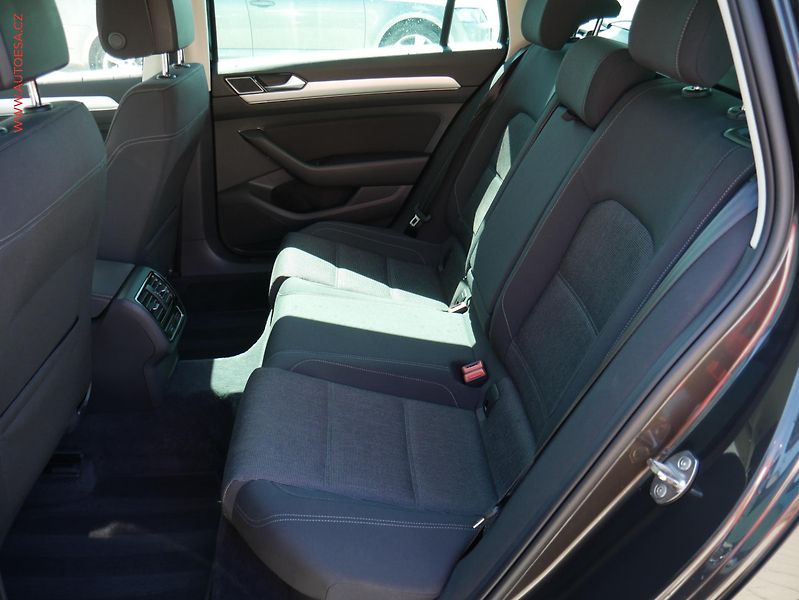 Volkswagen Passat (2019) 1.6 TDi, Comfortline, DSG - fotka 10 z 21