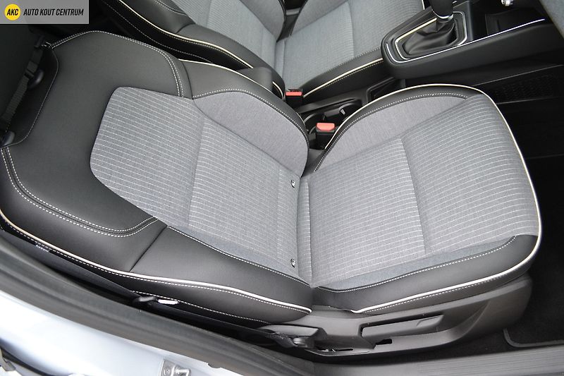 Renault Clio FULL HYBRID TECHNO E-TECH 145 - fotka 13 z 51