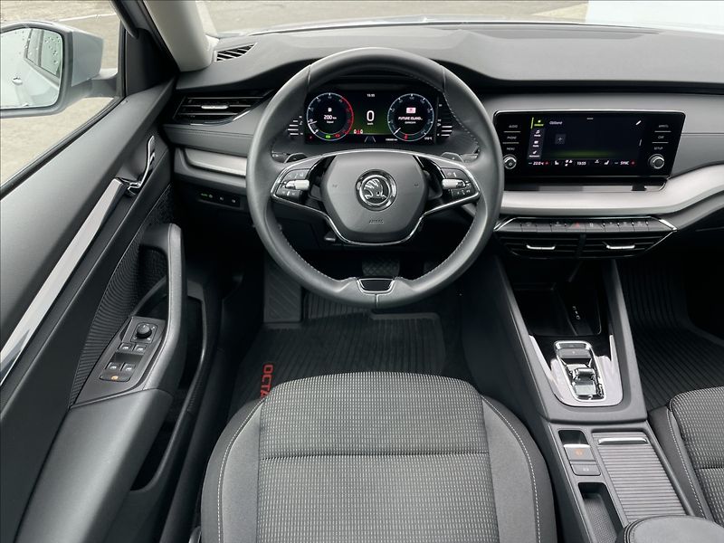 Škoda Octavia 2,0 TDI DSG Ambition Plus LED - fotka 7 z 23
