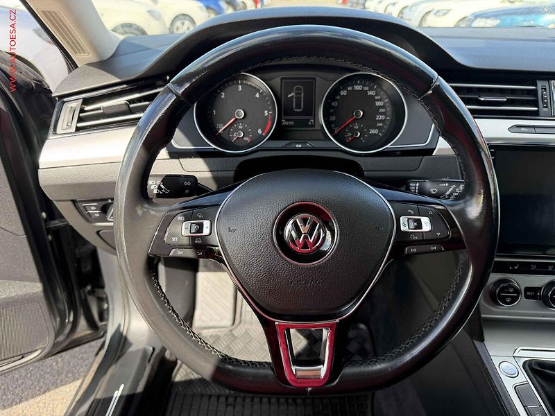 Volkswagen Passat (2015) 2.0TDi, AC - fotka 11 z 17