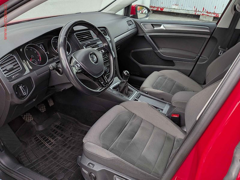 Volkswagen Golf (2018) 1.4 TSi, ČR, AC, tempo, park - fotka 9 z 14