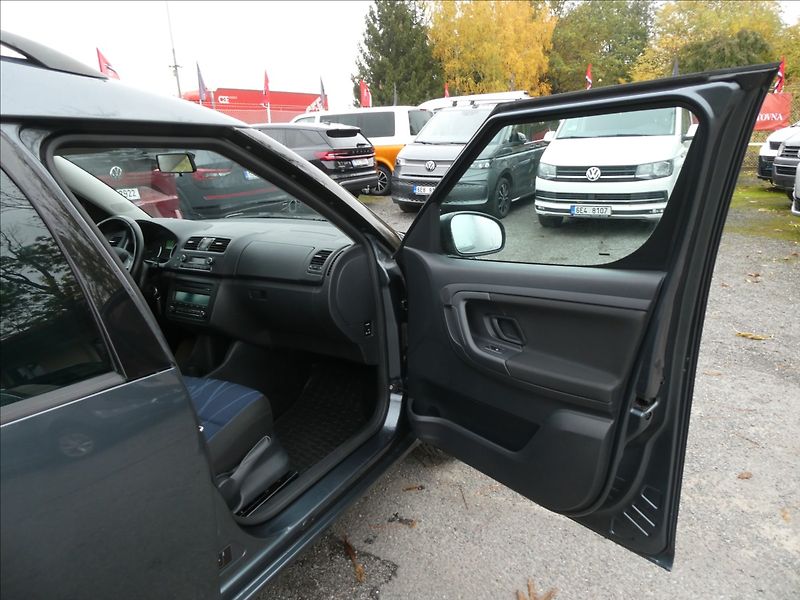 Škoda Roomster 1,2 TSi autom.klima,po servise - fotka 19 z 37