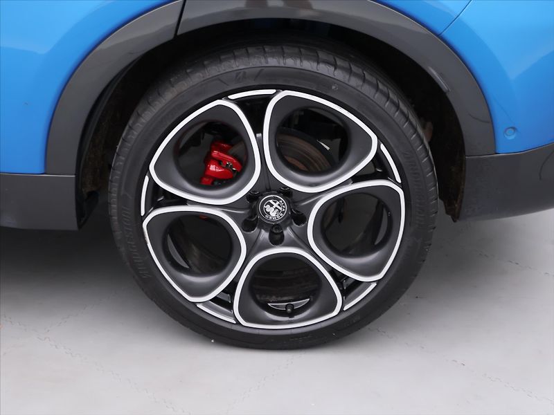 Alfa Romeo Tonale 1,5 117kW LED CZ DPH - fotka 28 z 35