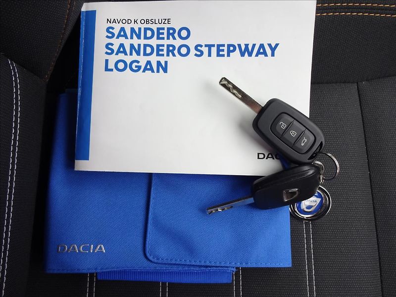 Dacia Sandero 1,0 TCe STEPWAY - fotka 45 z 46