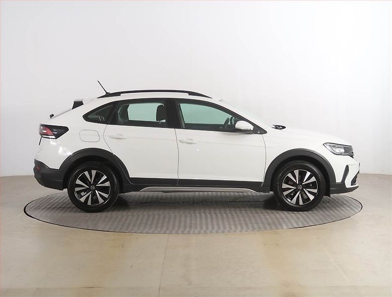 Volkswagen Taigo (2022) Life 1.0 TSI, Serv.kniha - fotka 6 z 17