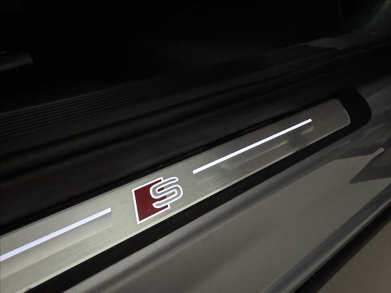 Audi Q4 e-tron 35 S-Line LED HUD Kamera - fotka 42 z 45