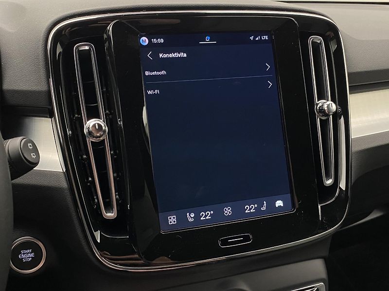 Volvo XC40 (2026) B4 AUT DARK PLUS - fotka 58 z 61