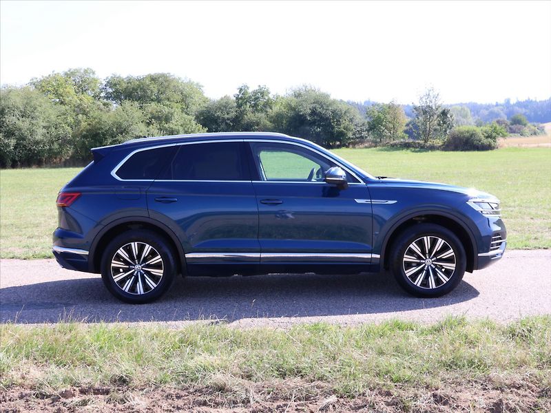 Volkswagen Touareg 3,0 TDI 210kW 4M LED DPH CZ - fotka 8 z 28