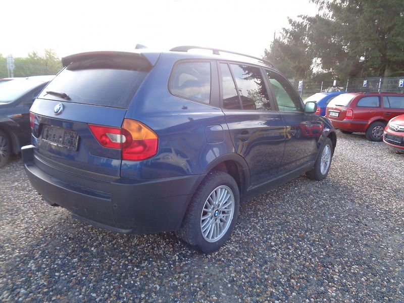 BMW X3 2,0 D - fotka 7 z 15