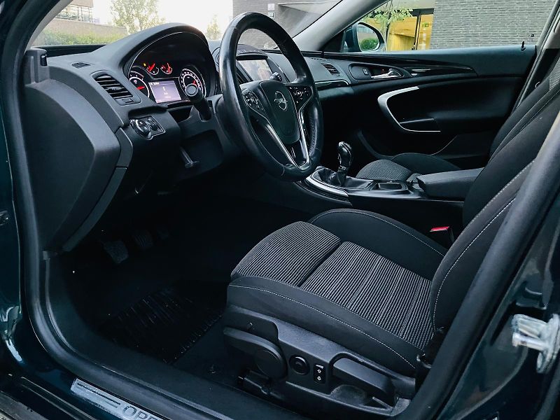 Opel Insignia 2.0CDTi MANUÁL KAMERA SERVISKA - fotka 26 z 46