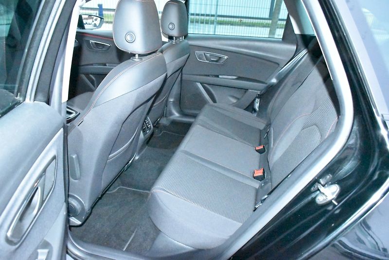 Seat Leon (2020) ST FR-Line 1.5 TSI 110kW - fotka 23 z 29